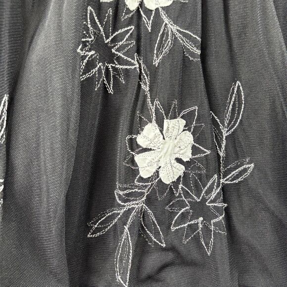Basil and Maude Anthropologie Sheer Floral Embellished Skirt Black Size 8 E141 - Picture 3 of 10